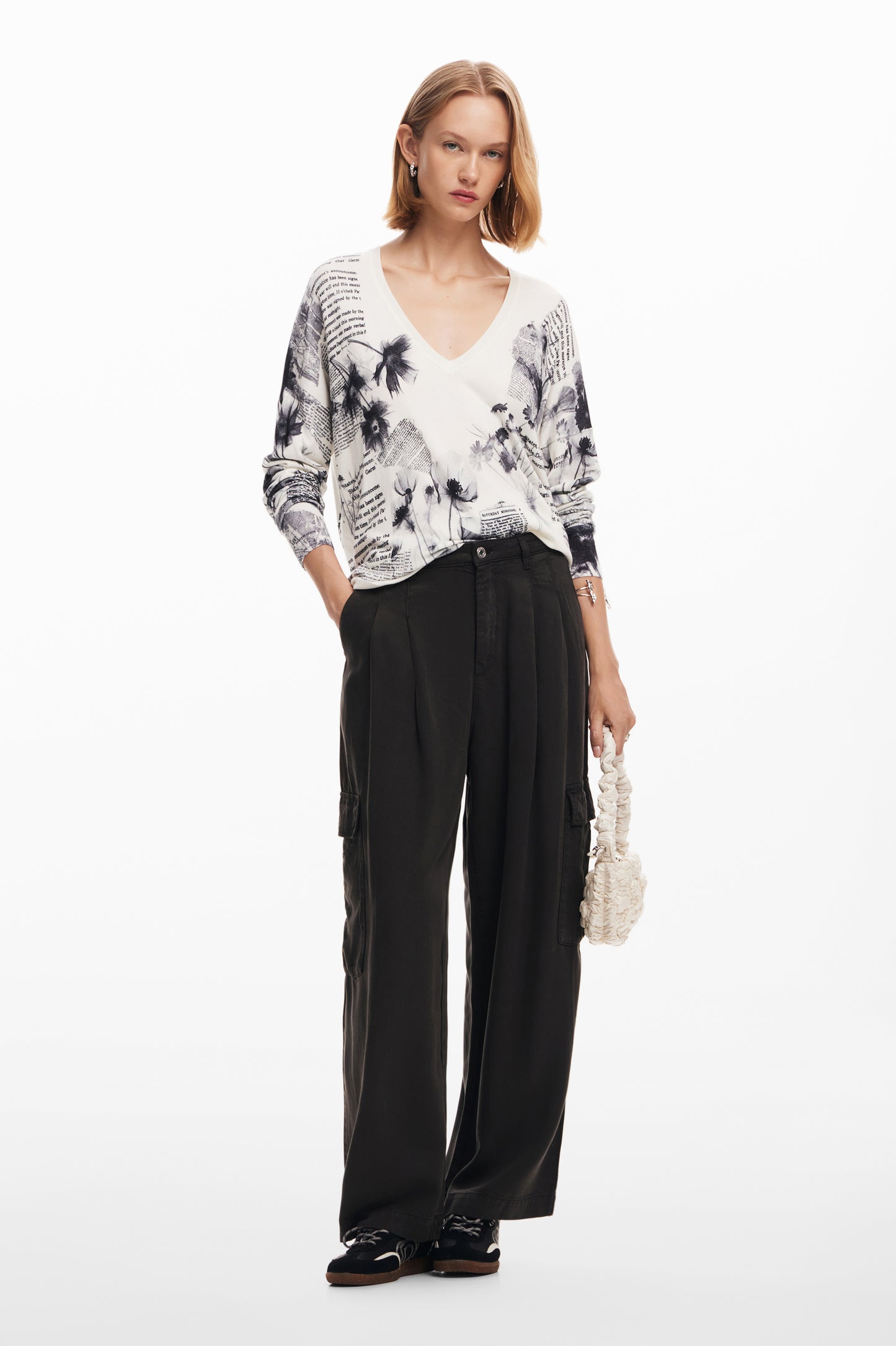 Knitted Sweater with Text Print