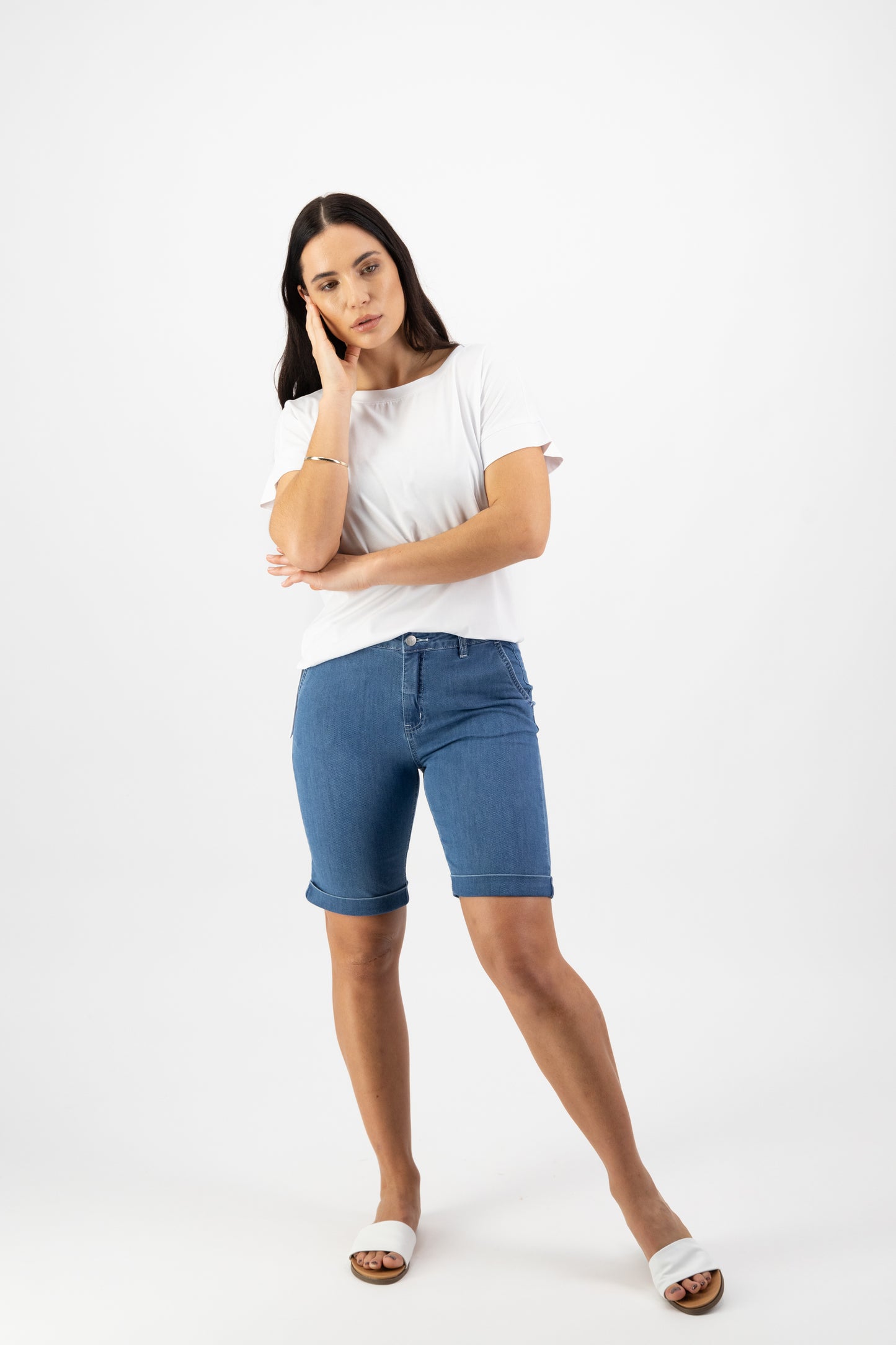 Slim Leg Above Knee Mid Wash Short