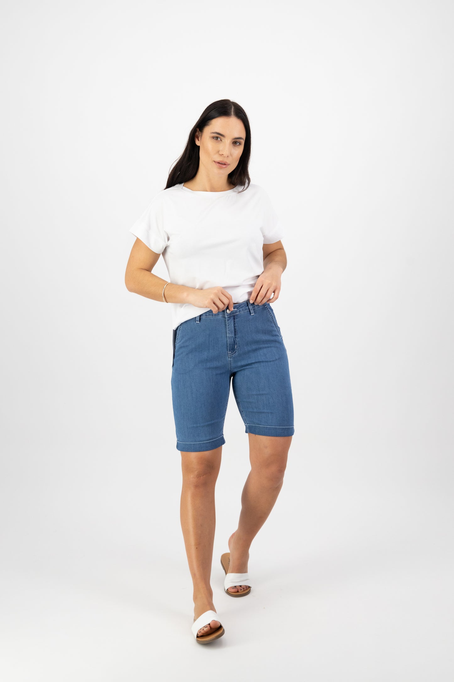 Slim Leg Above Knee Mid Wash Short