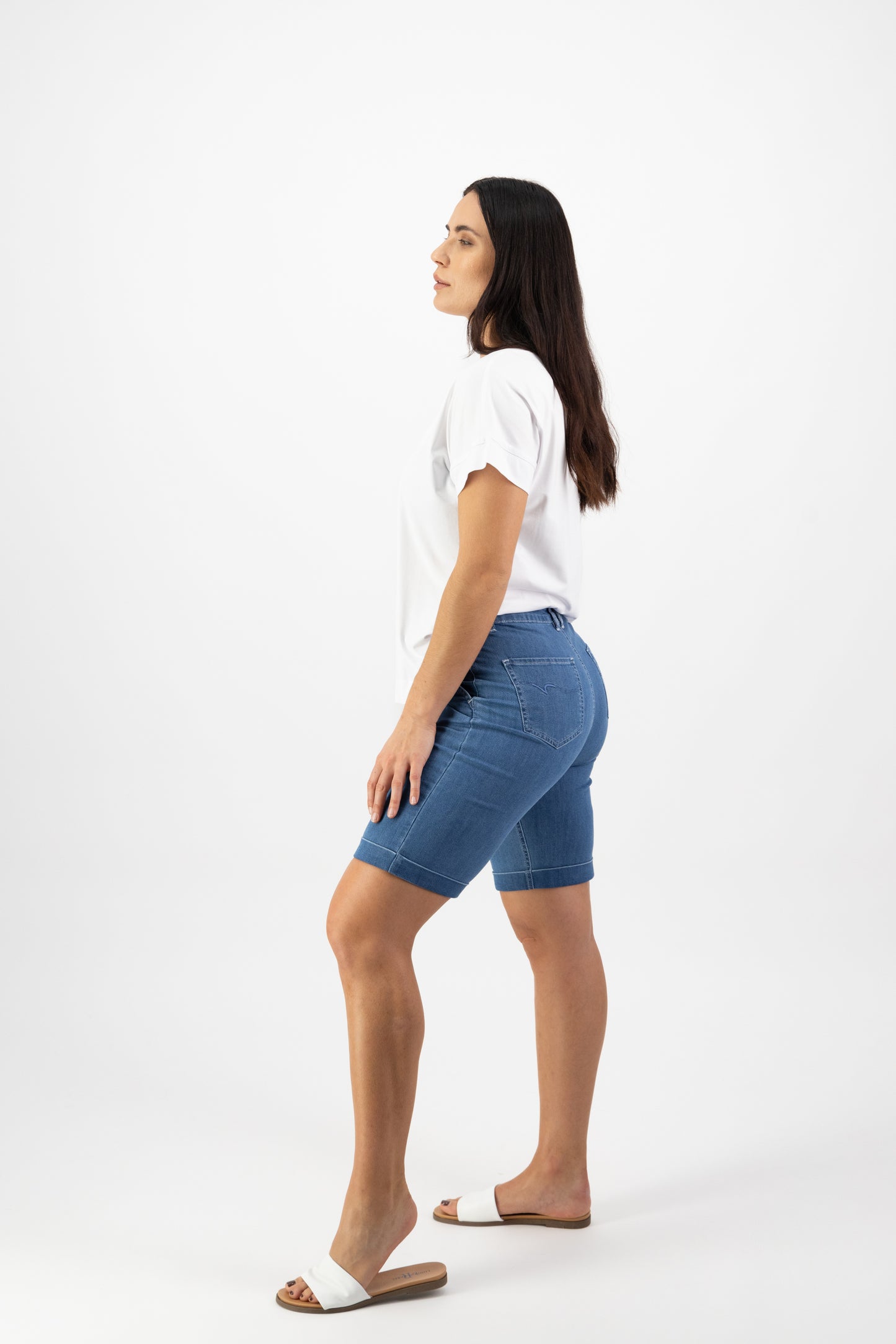 Slim Leg Above Knee Mid Wash Short
