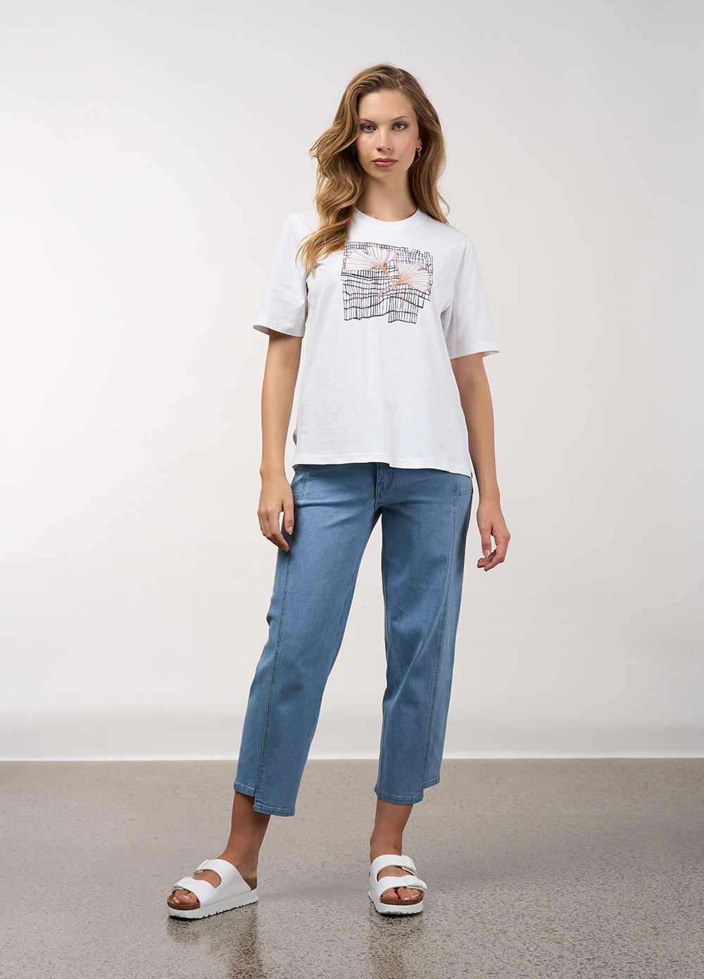 Outro Tee