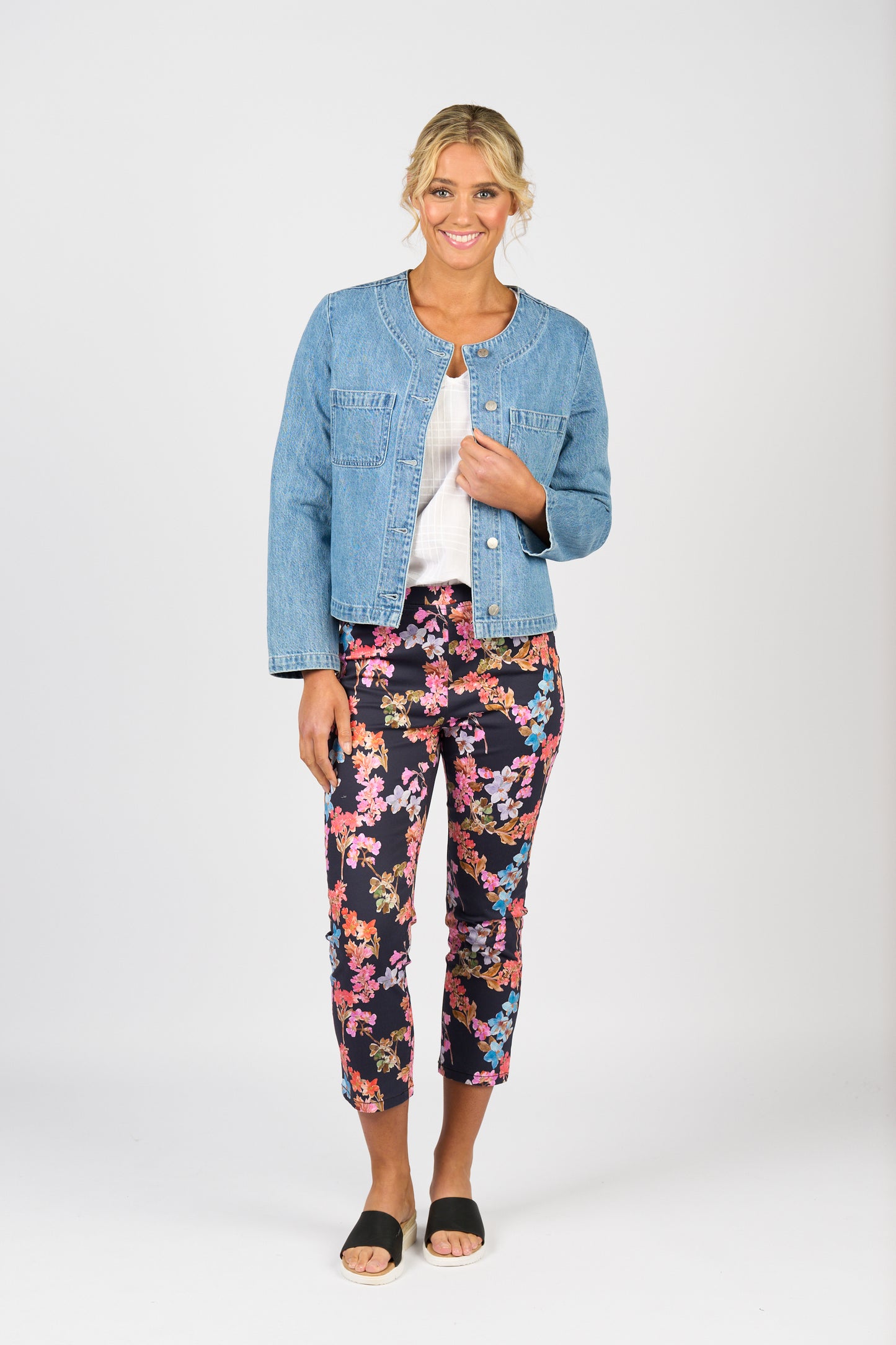 Willa Printed Slim Leg 7/8 Length Lightweight Pull-On