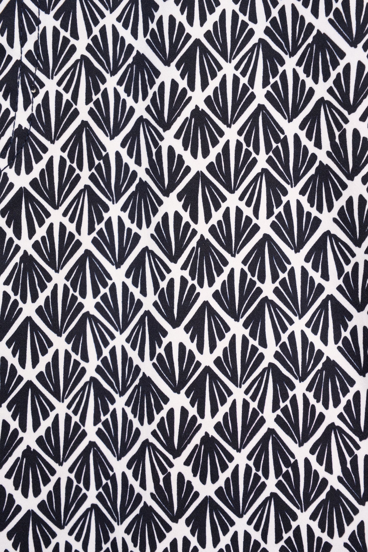 Fan Printed Lightweight Straight Leg Short