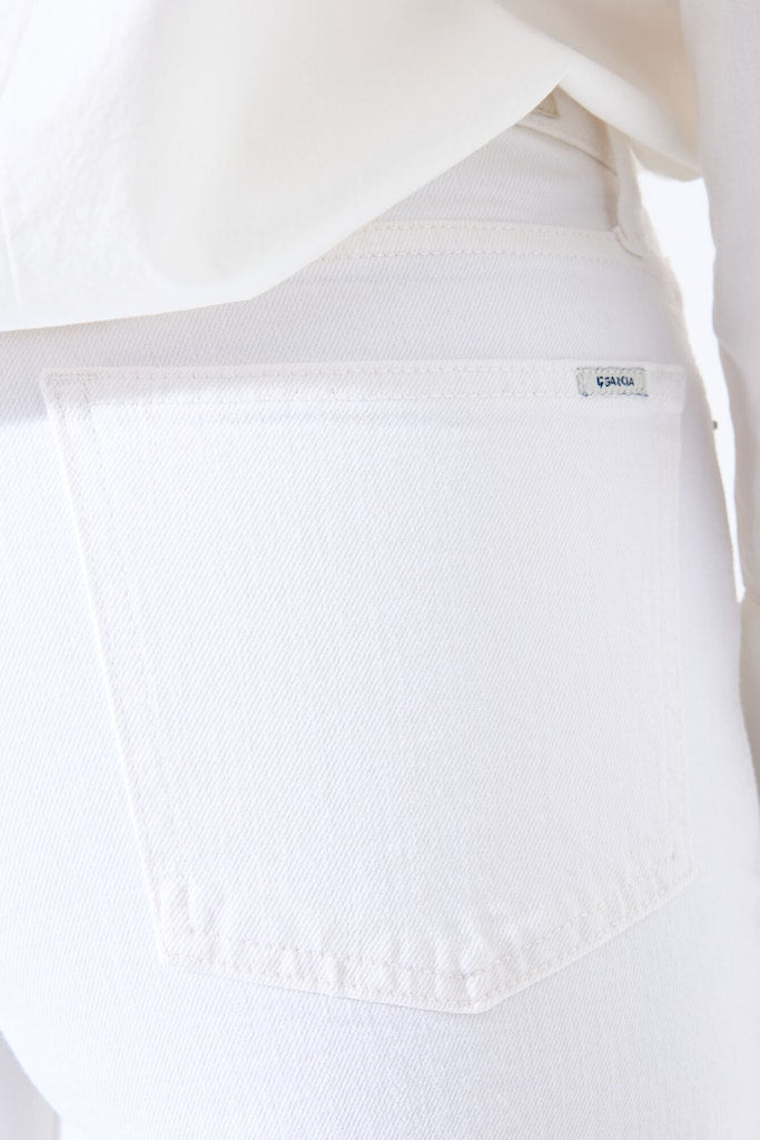 Chyla 282 Barrel Leg Jean - White