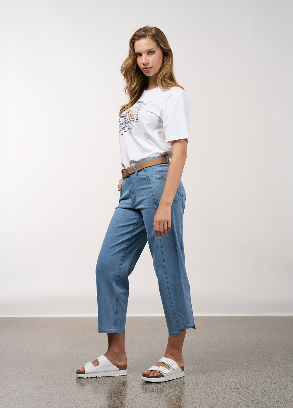 Outro Tee