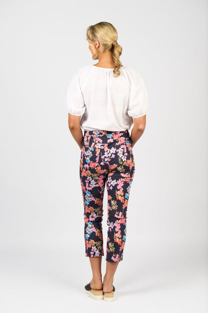 Willa Printed Slim Leg 7/8 Length Lightweight Pull-On
