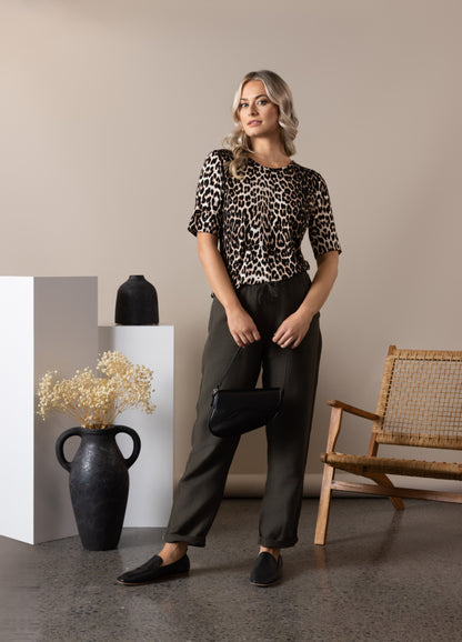 Leopard 3/4 Sleeve Round Neck Knit Top