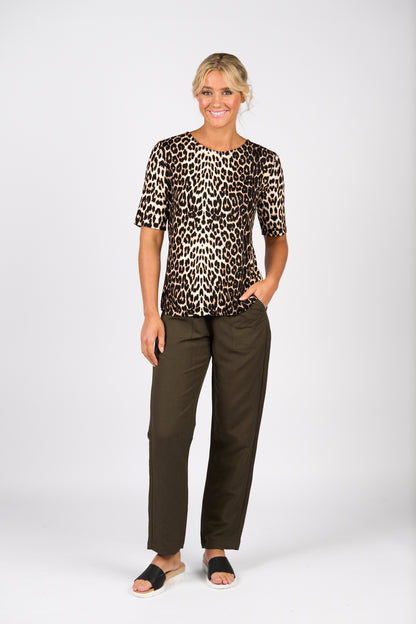 Leopard 3/4 Sleeve Round Neck Knit Top