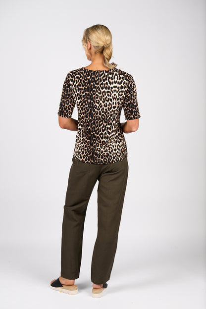 Leopard 3/4 Sleeve Round Neck Knit Top