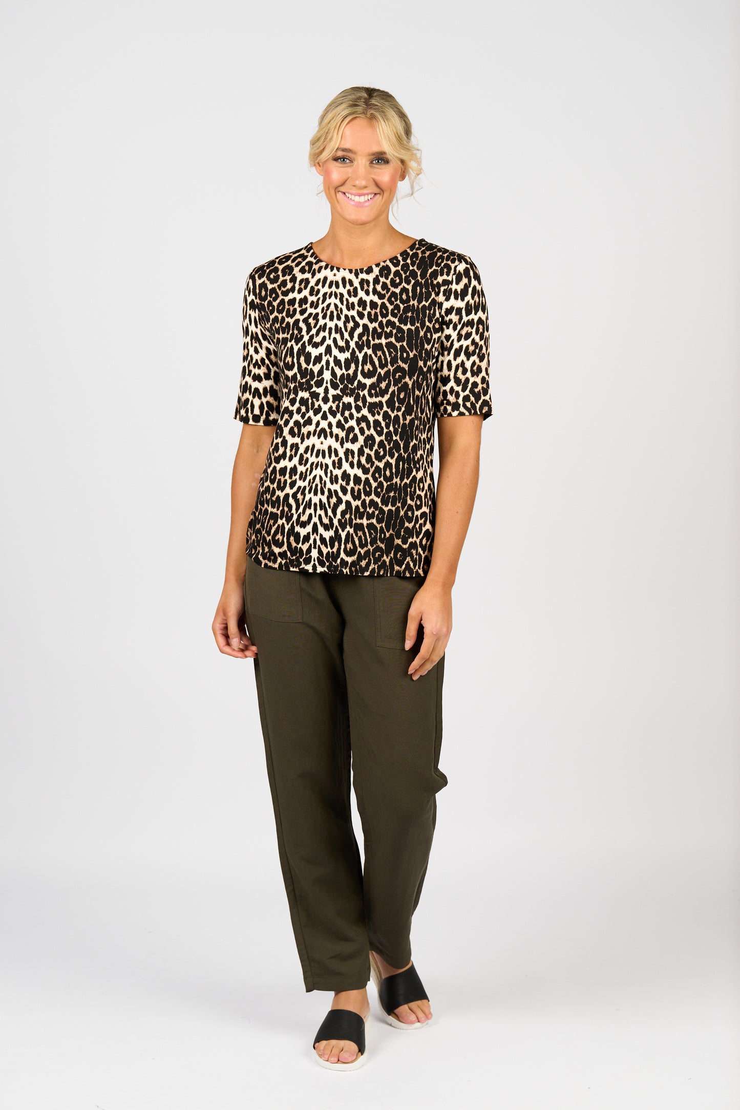 Leopard 3/4 Sleeve Round Neck Knit Top