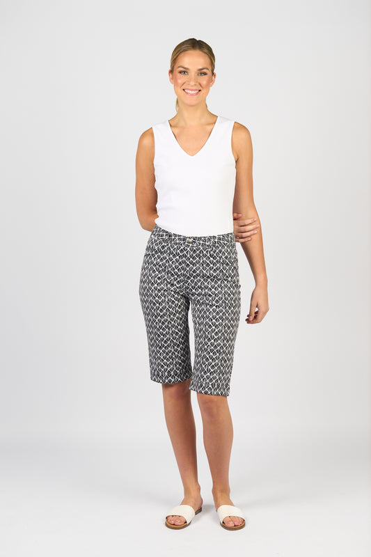 Fan Printed Lightweight Straight Leg Short